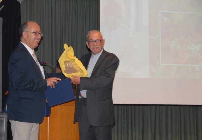 Στο Γιώργο Χατζηγιαννάκη.